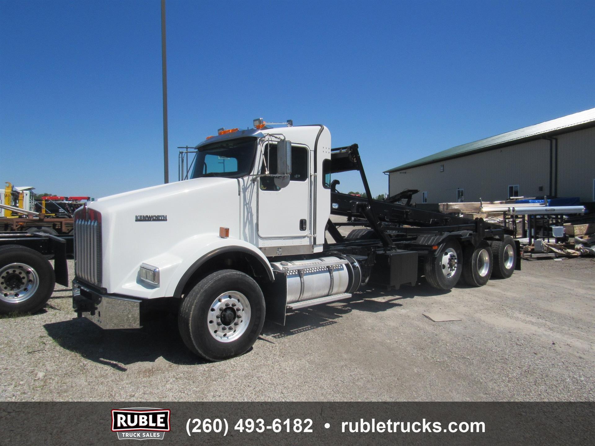 2014 KENWORTH T800 in New Haven, IN