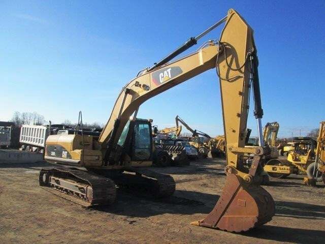 2008 CATERPILLAR 324DL in Caledonia, NY