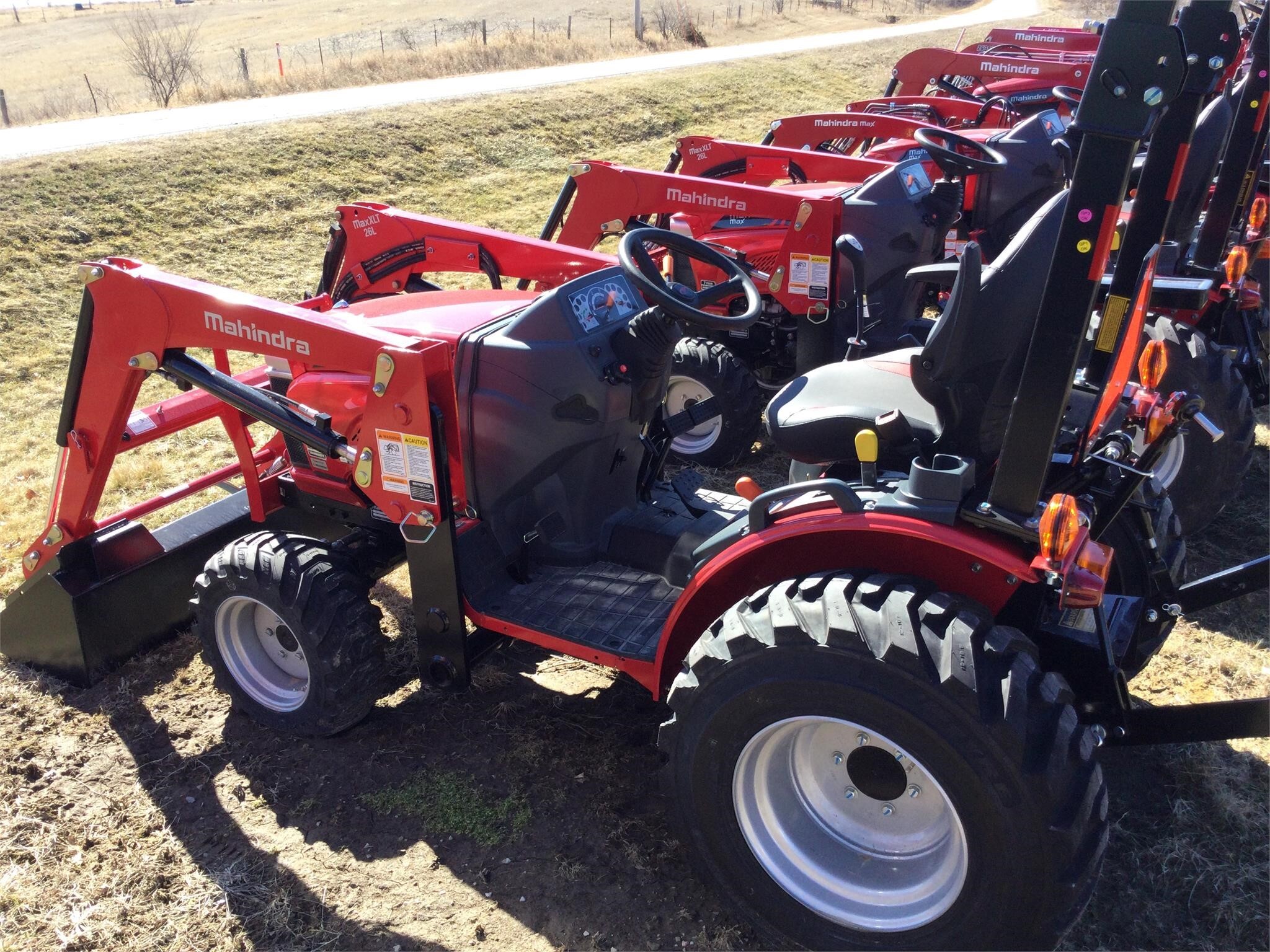2023 MAHINDRA MAX 26XLT HST in Williamsburg, IA