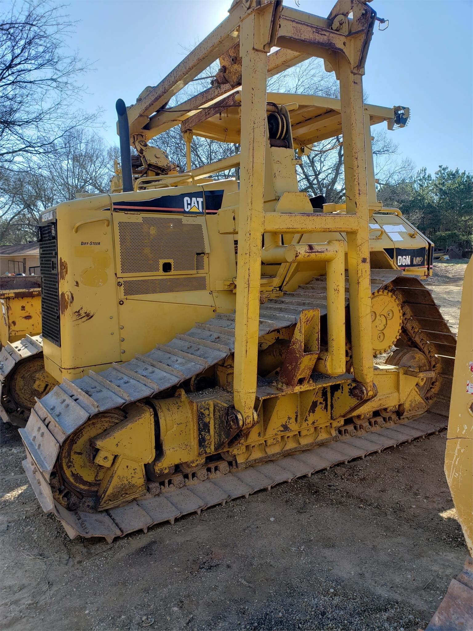 2004 CATERPILLAR D6N LGP in Hughes Springs, TX