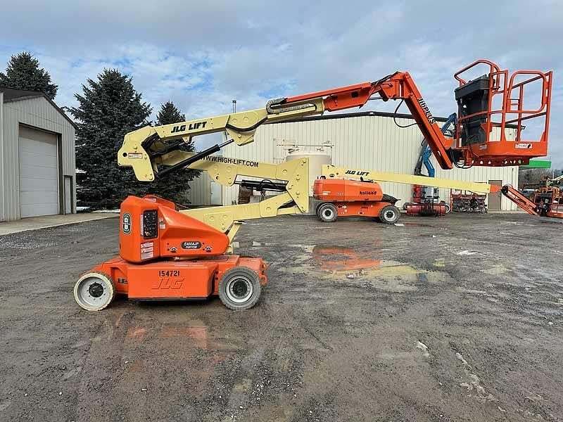 2012 JLG E400AJPN in East Bethany, NY