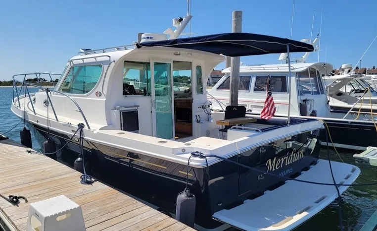 2005 Compton 33 Downeast Express HT in boston MA