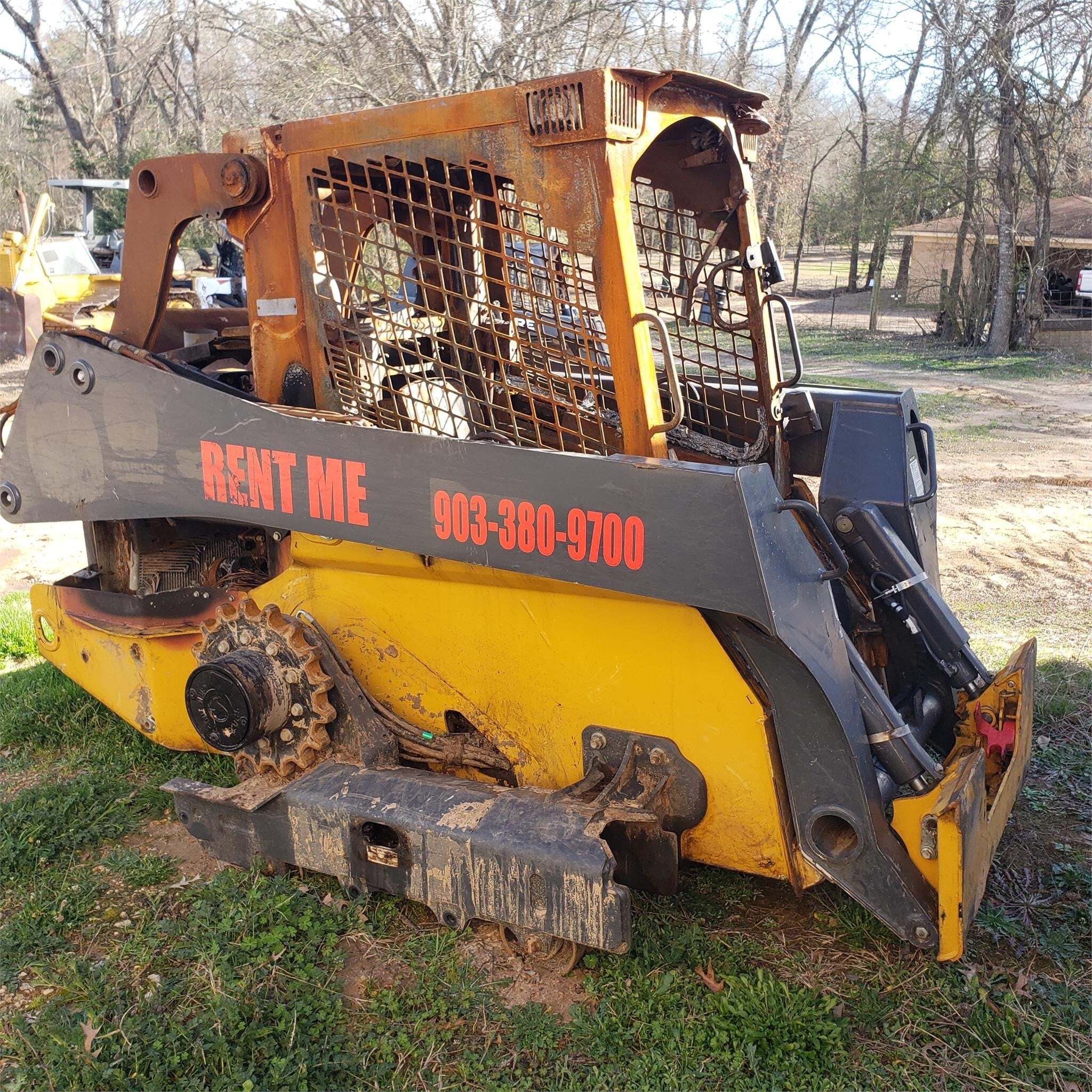 2023 DEERE 325G in Hughes Springs, TX