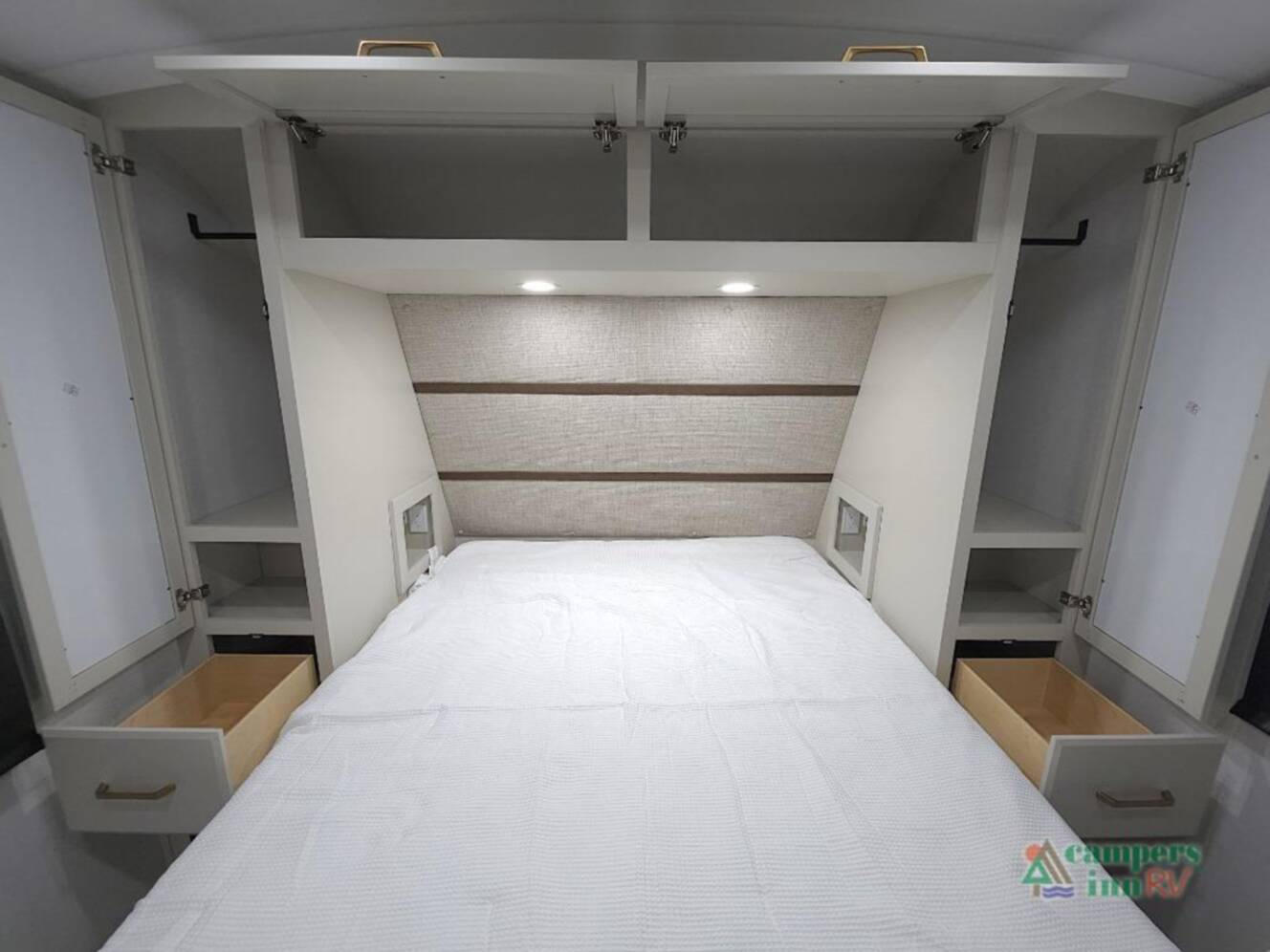 A photo of this 2027 Grand Design Imagine 2600RB