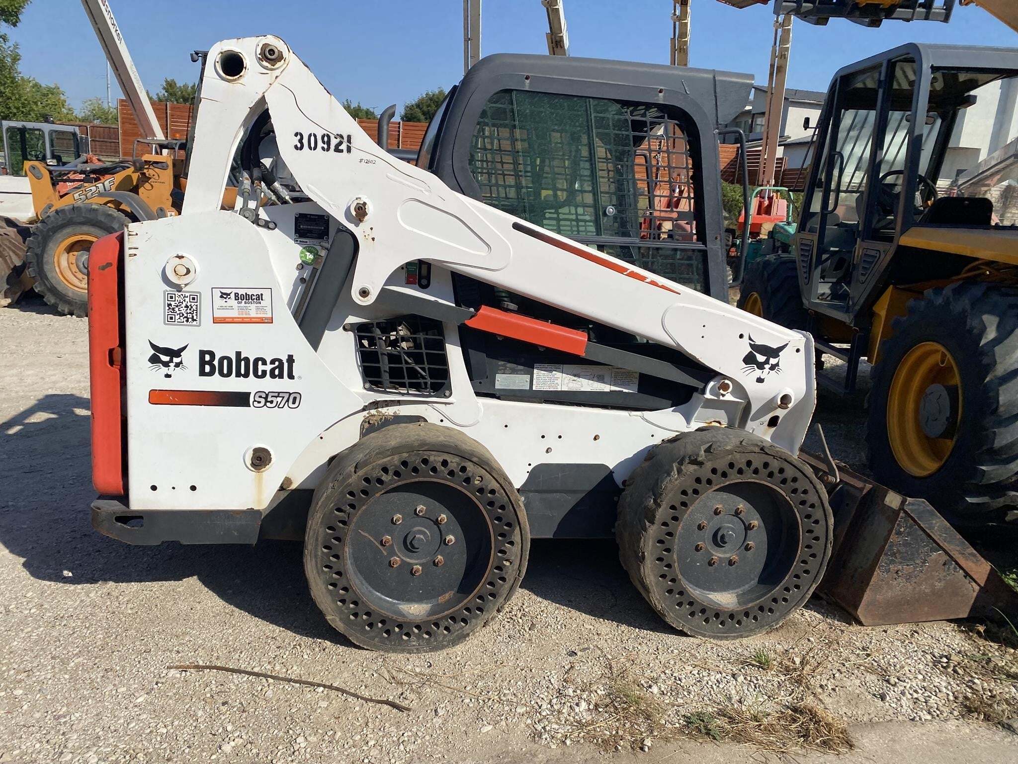 2016 BOBCAT S570 in Irving, TX