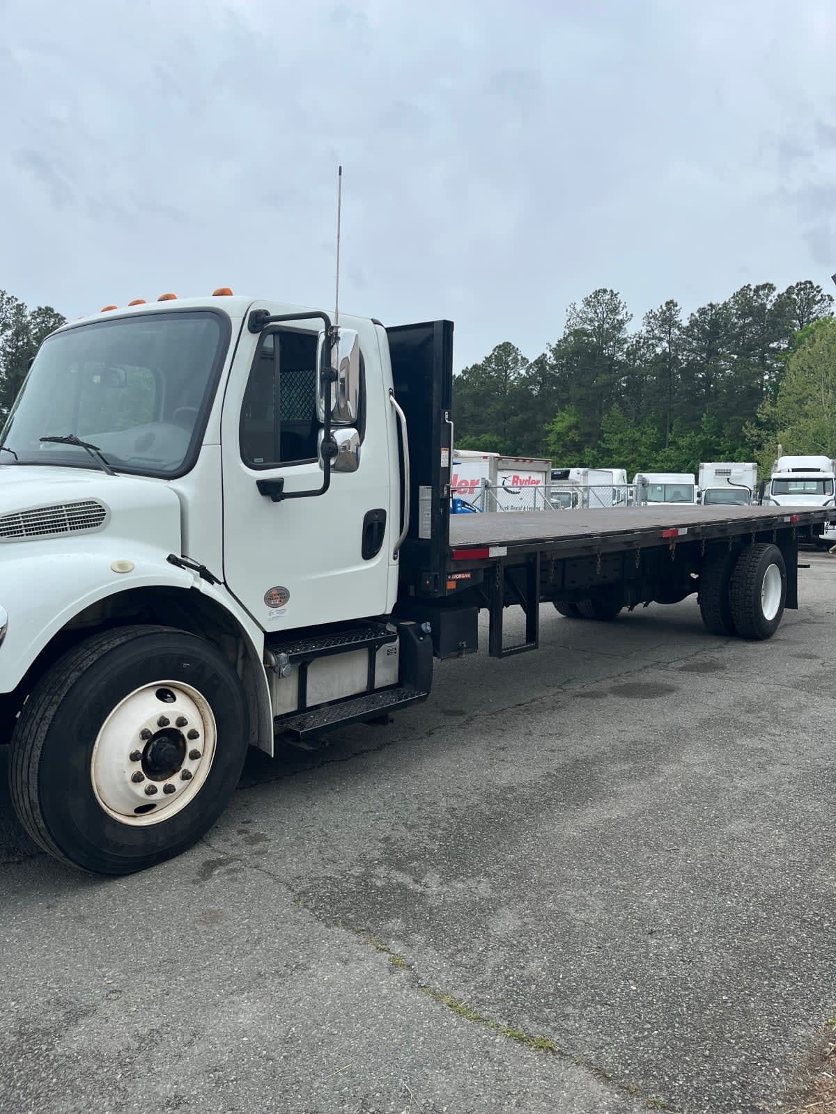 2019 FREIGHTLINER BUSINESS CLASS M2 106 in Richmond, VA