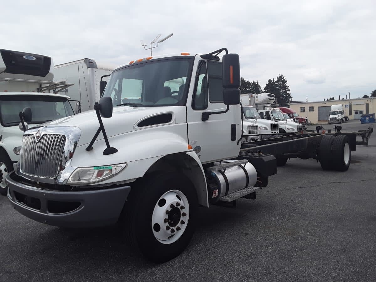 2019 INTERNATIONAL 4300 in Allentown, PA