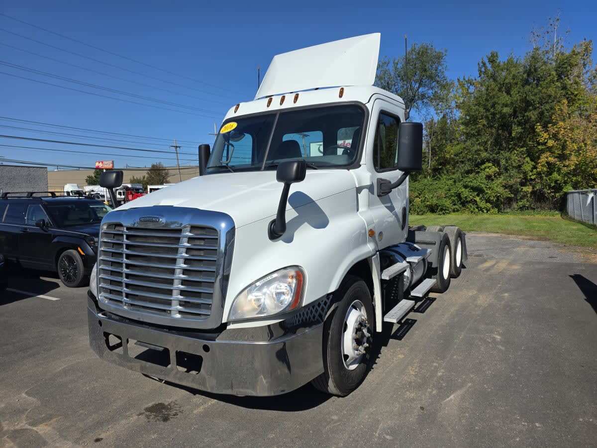 2016 FREIGHTLINER CASCADIA 125 in Bensalem, PA