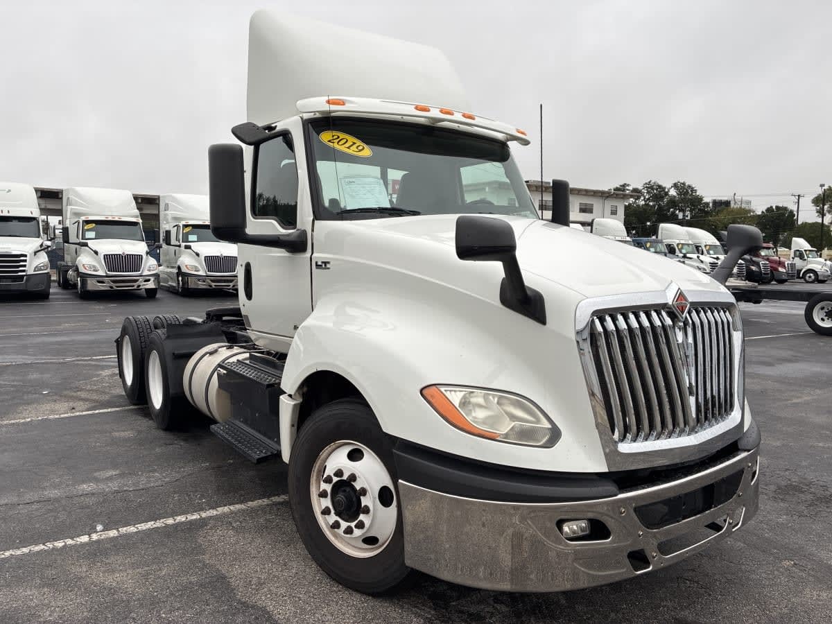 2019 INTERNATIONAL LT625 DAYCAB T/A in Tampa, FL