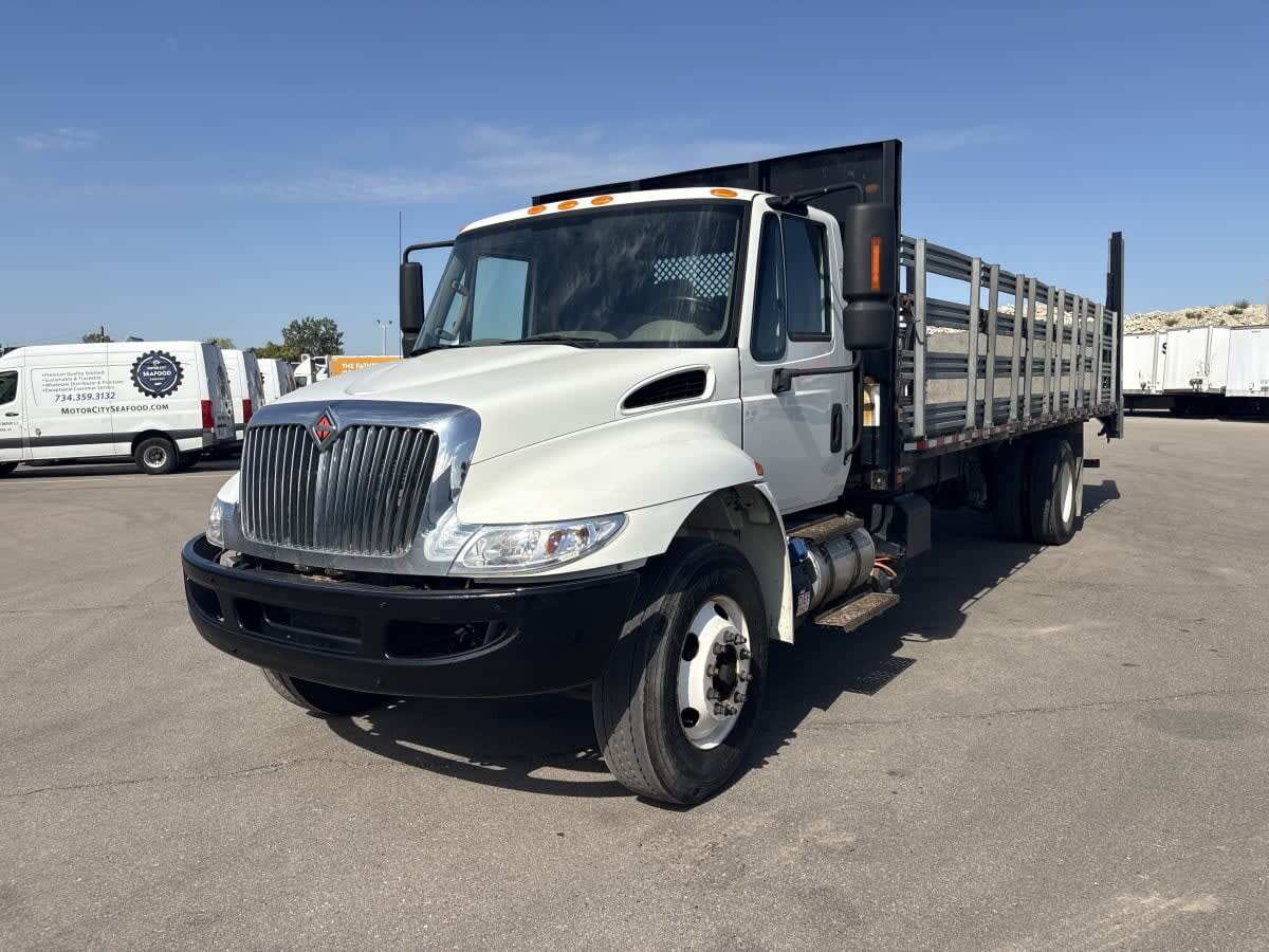 2018 INTERNATIONAL 4300 in Taylor, MI