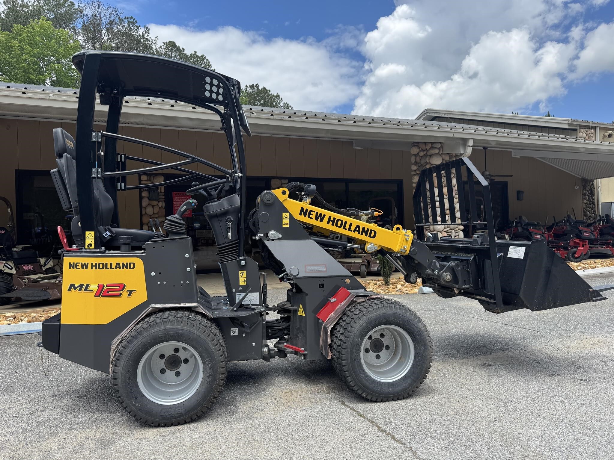 2025 NEW HOLLAND ML12T in Cartersville, GA