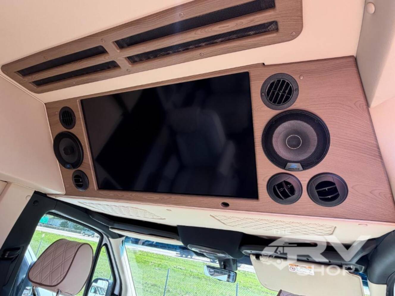 A photo of this 2027 Midwest Automotive Designs Luxe Cruiser D6