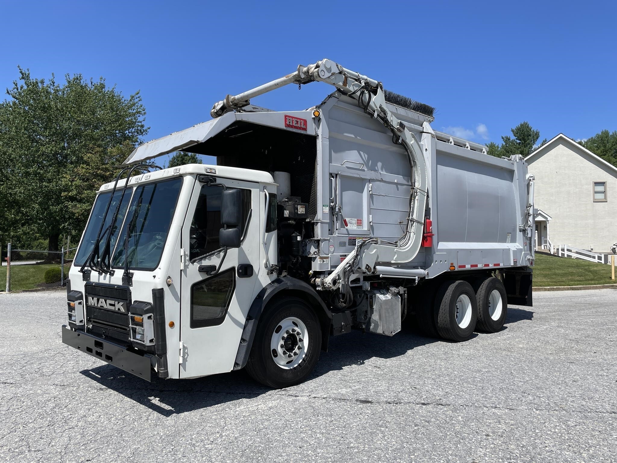 2021 MACK LR64 in Honey Brook, PA