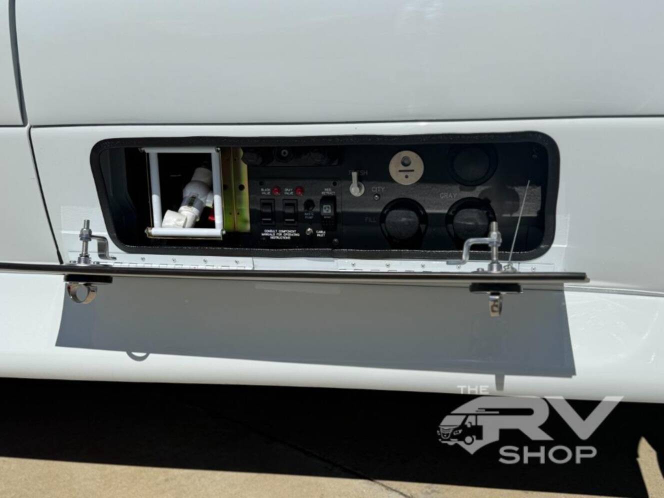 A photo of this 2027 Midwest Automotive Designs Luxe Cruiser D6