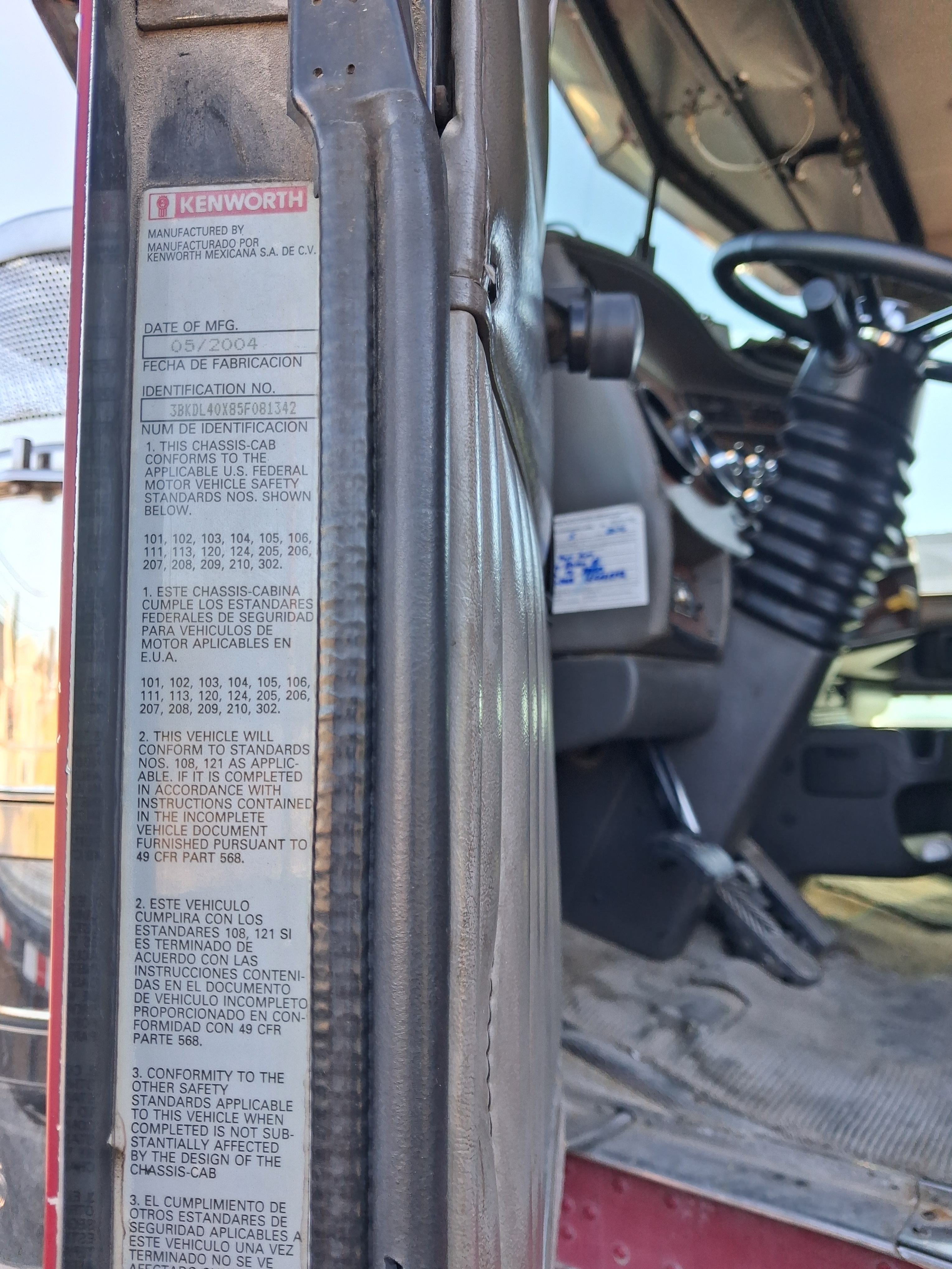 2004 KENWORTH T800 in Sparta, TN