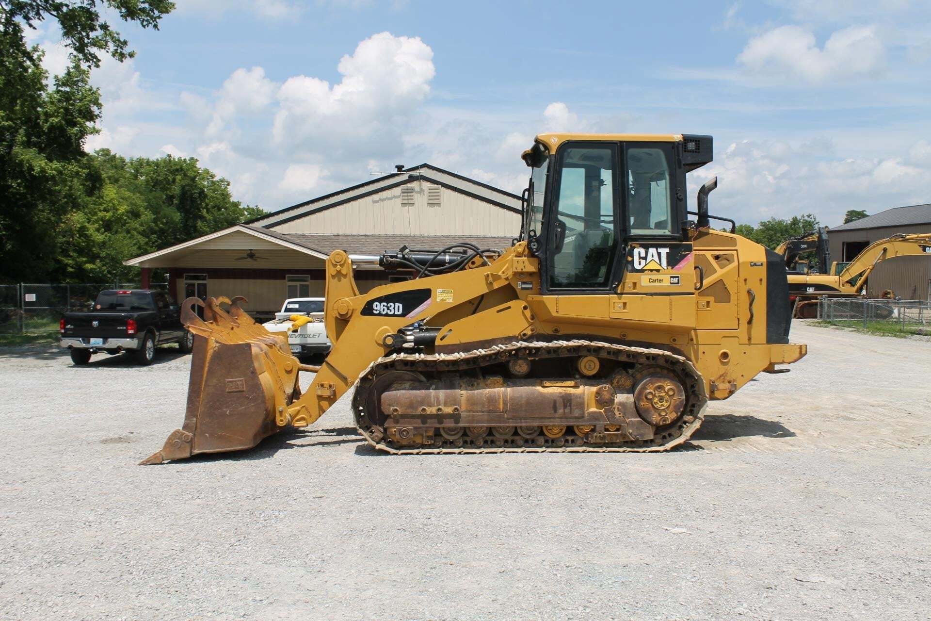 2015 CATERPILLAR 963D in Pleasureville, KY