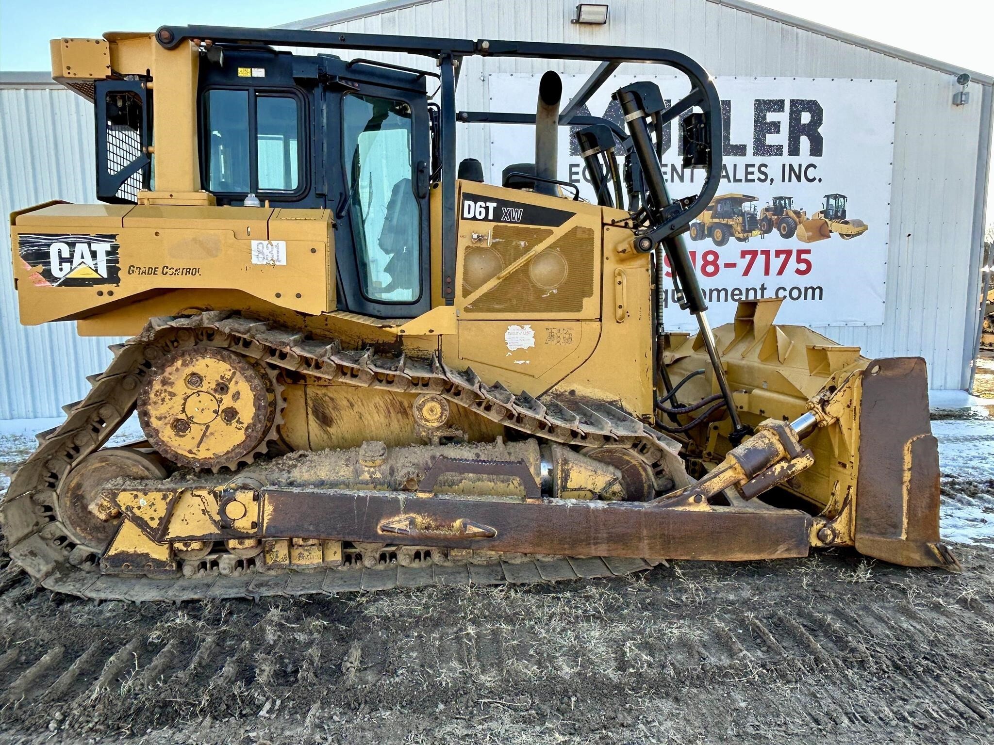2017 CATERPILLAR D6T XW in Wills Point, TX