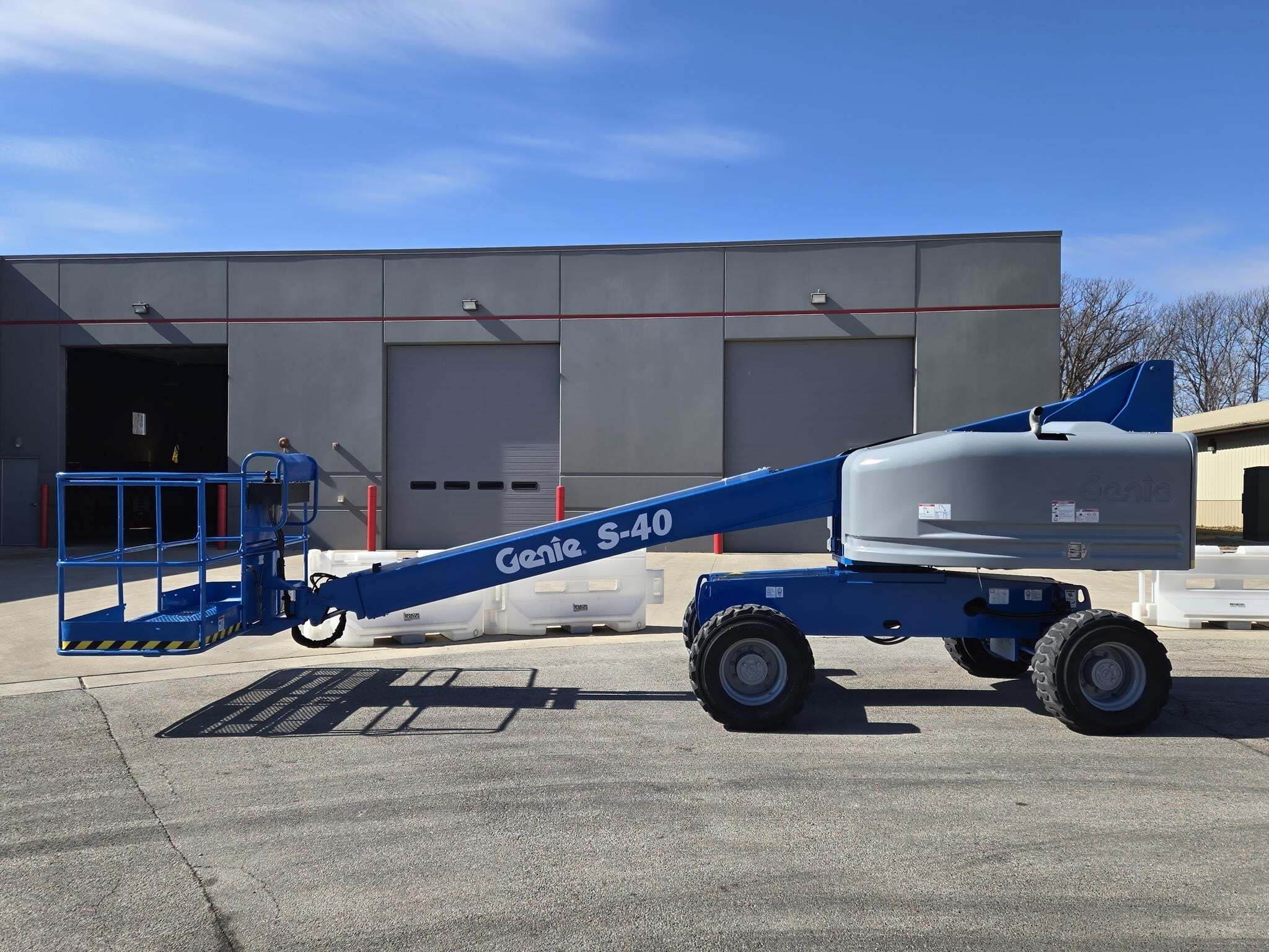 2016 GENIE S40 in Rockdale, IL