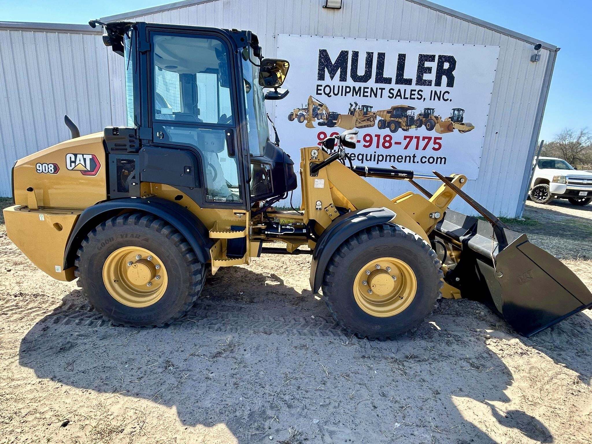 2024 CATERPILLAR 908 in Wills Point, TX