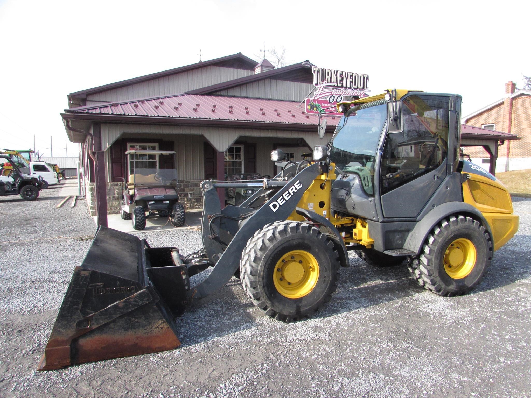 2020 DEERE 204L in Chambersburg, PA