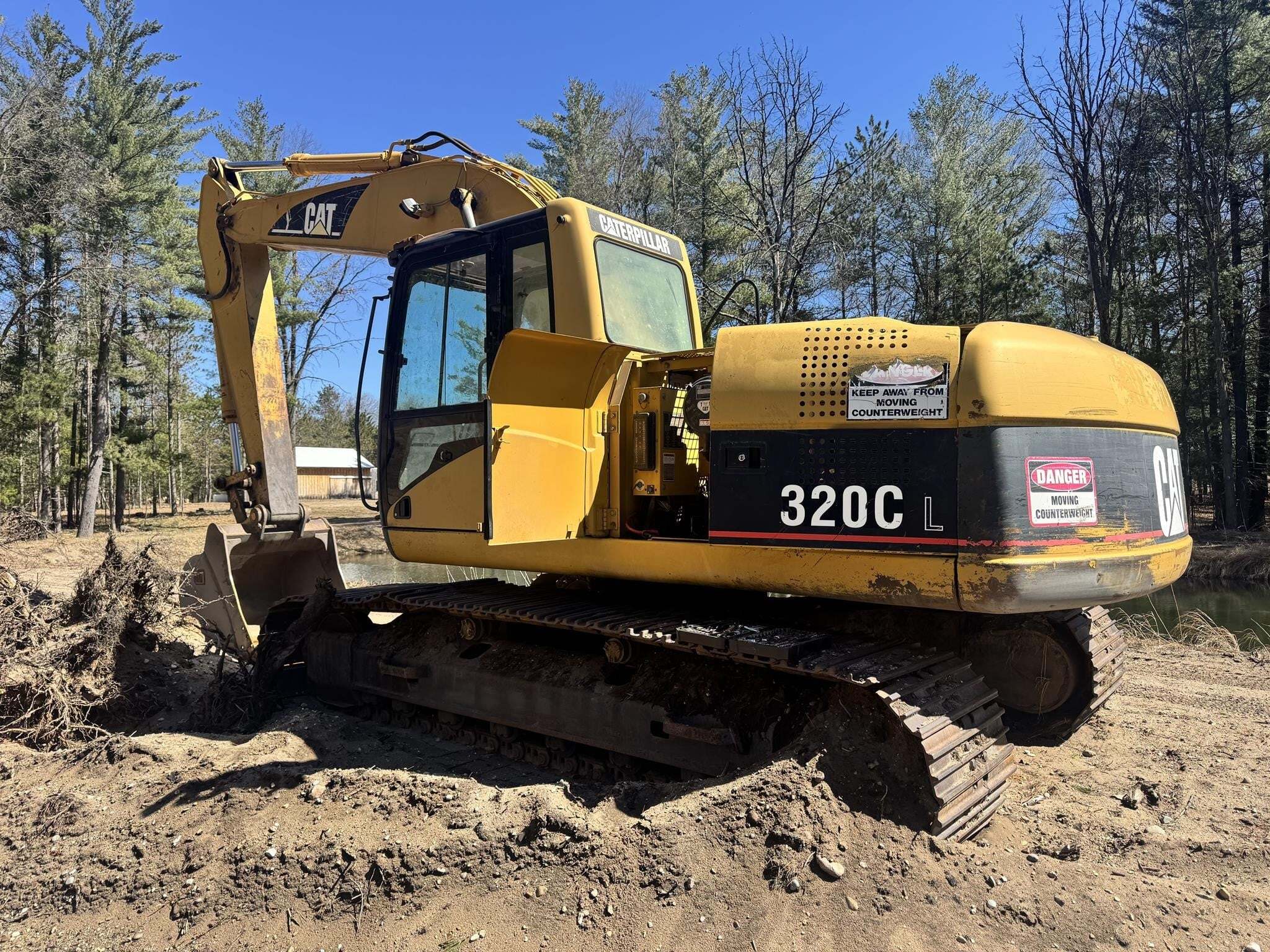 2001 CATERPILLAR 320CL in Tustin, MI