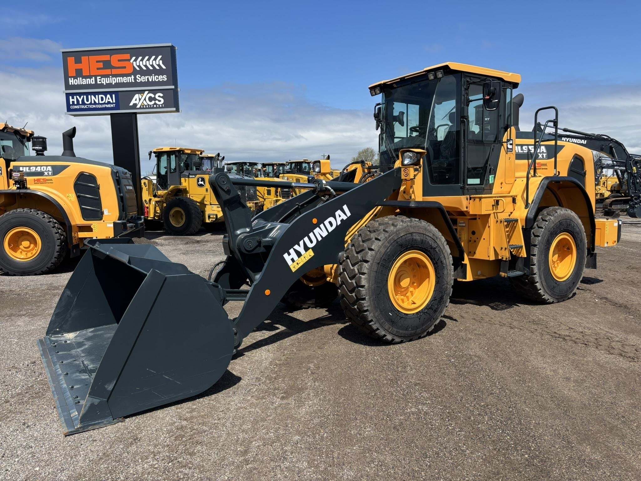 2026 HYUNDAI HL955AXT in Holland, MI