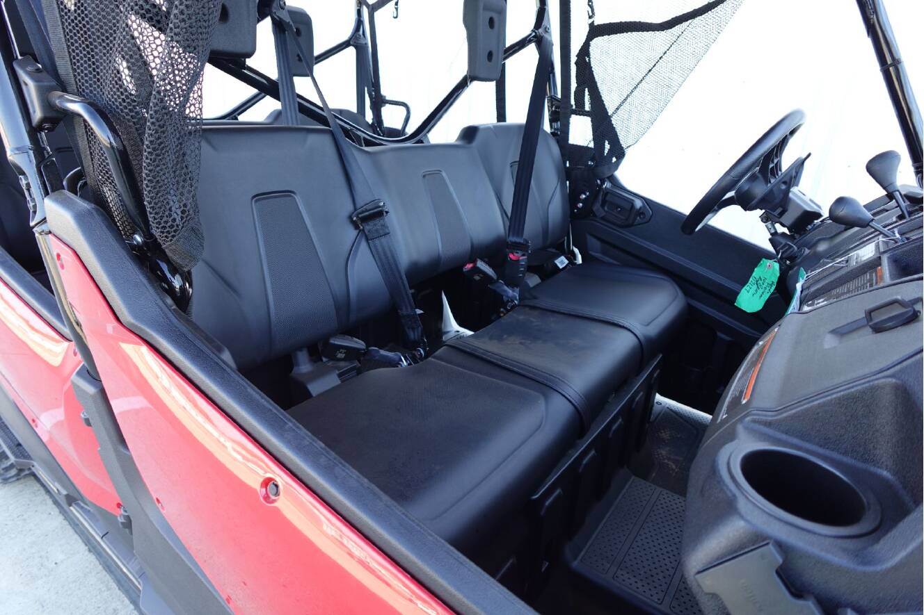 A photo of this 2025 Honda Pioneer 1000-6 Deluxe Crew