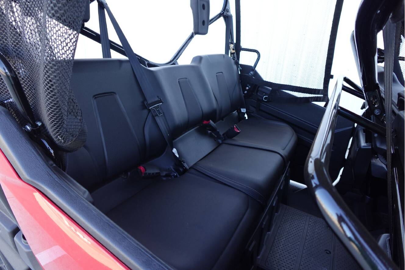 A photo of this 2025 Honda Pioneer 1000-6 Deluxe Crew