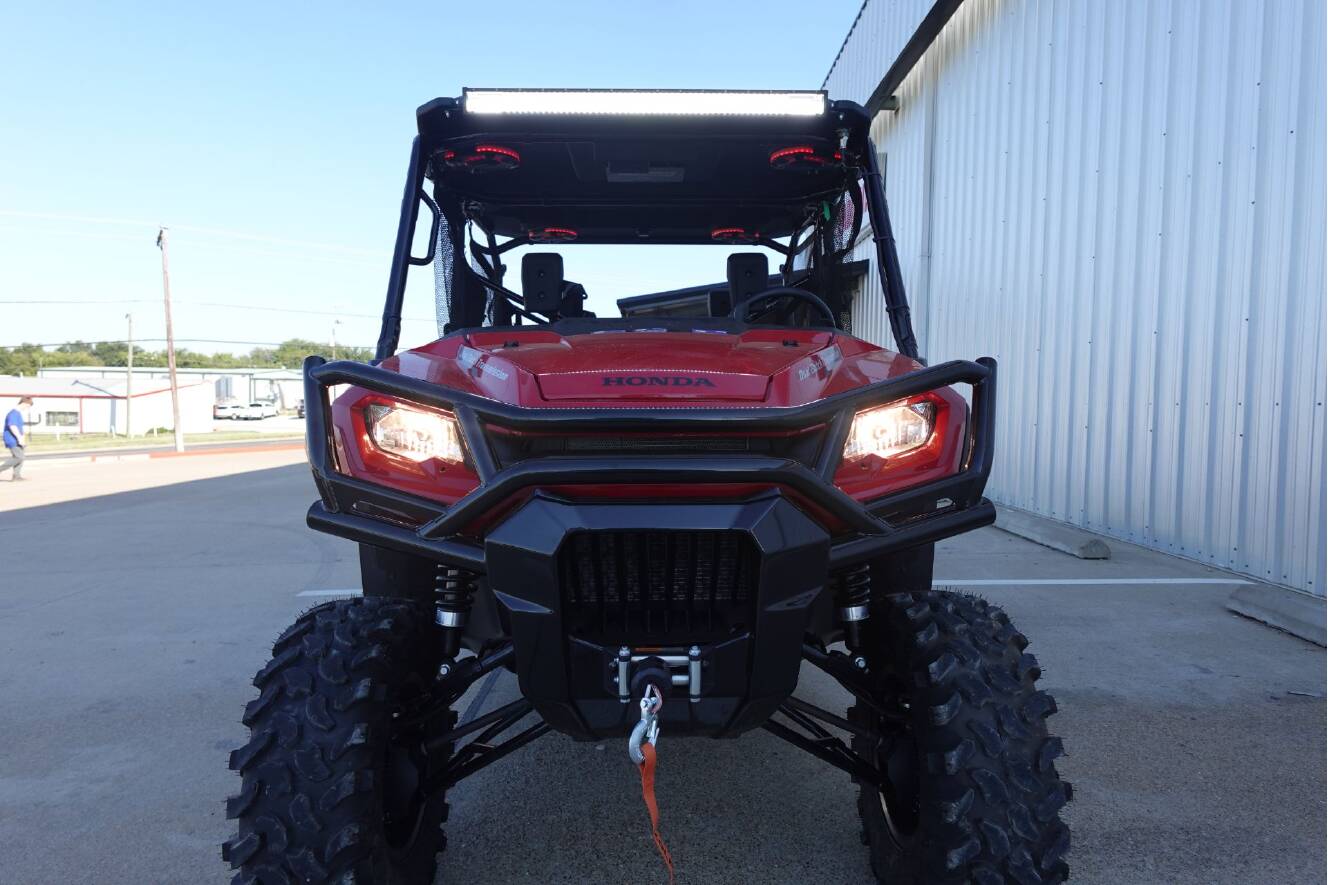 A photo of this 2025 Honda Pioneer 1000-6 Deluxe Crew