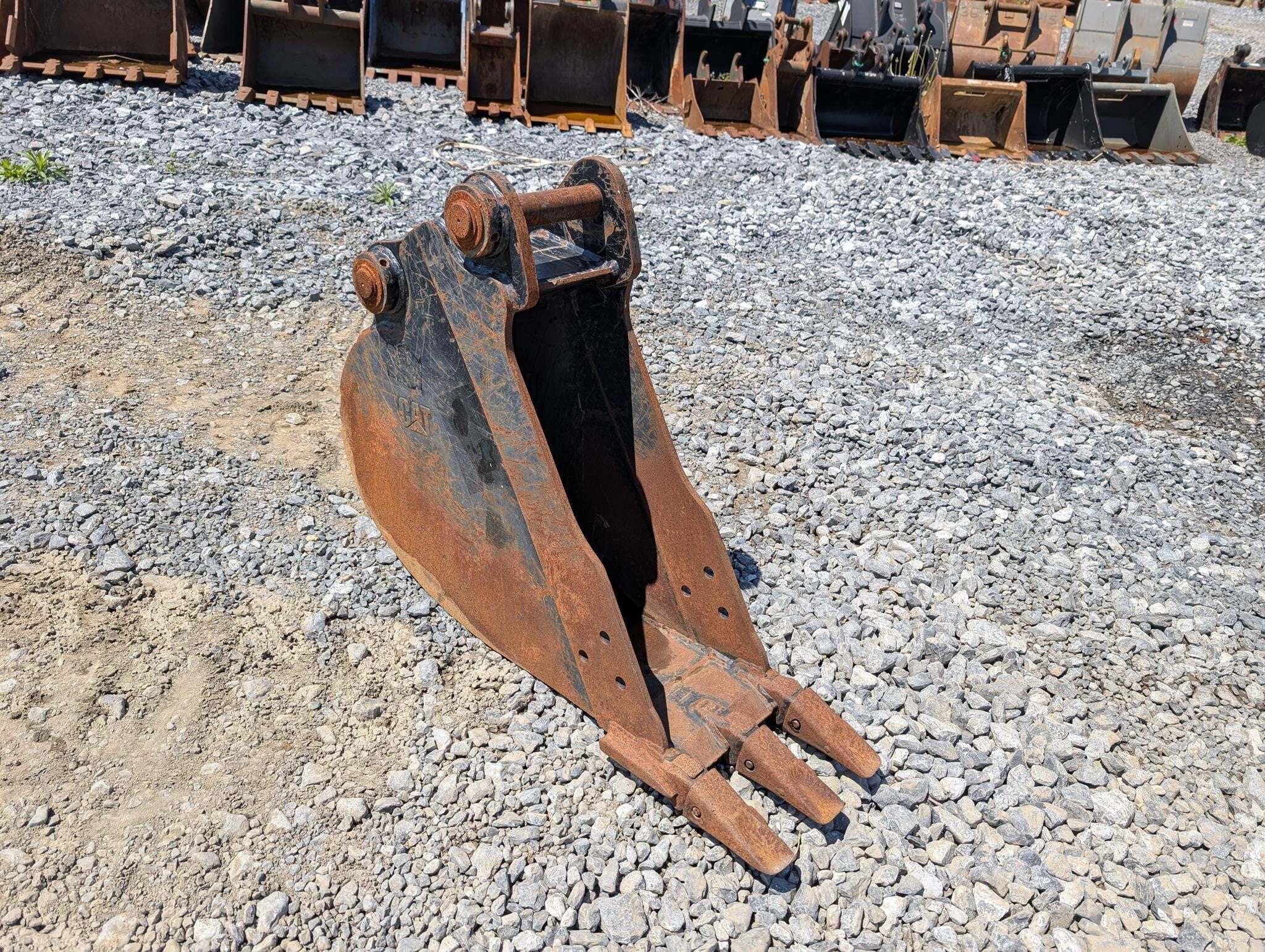 CATERPILLAR Attachment in Womelsdorf, PA