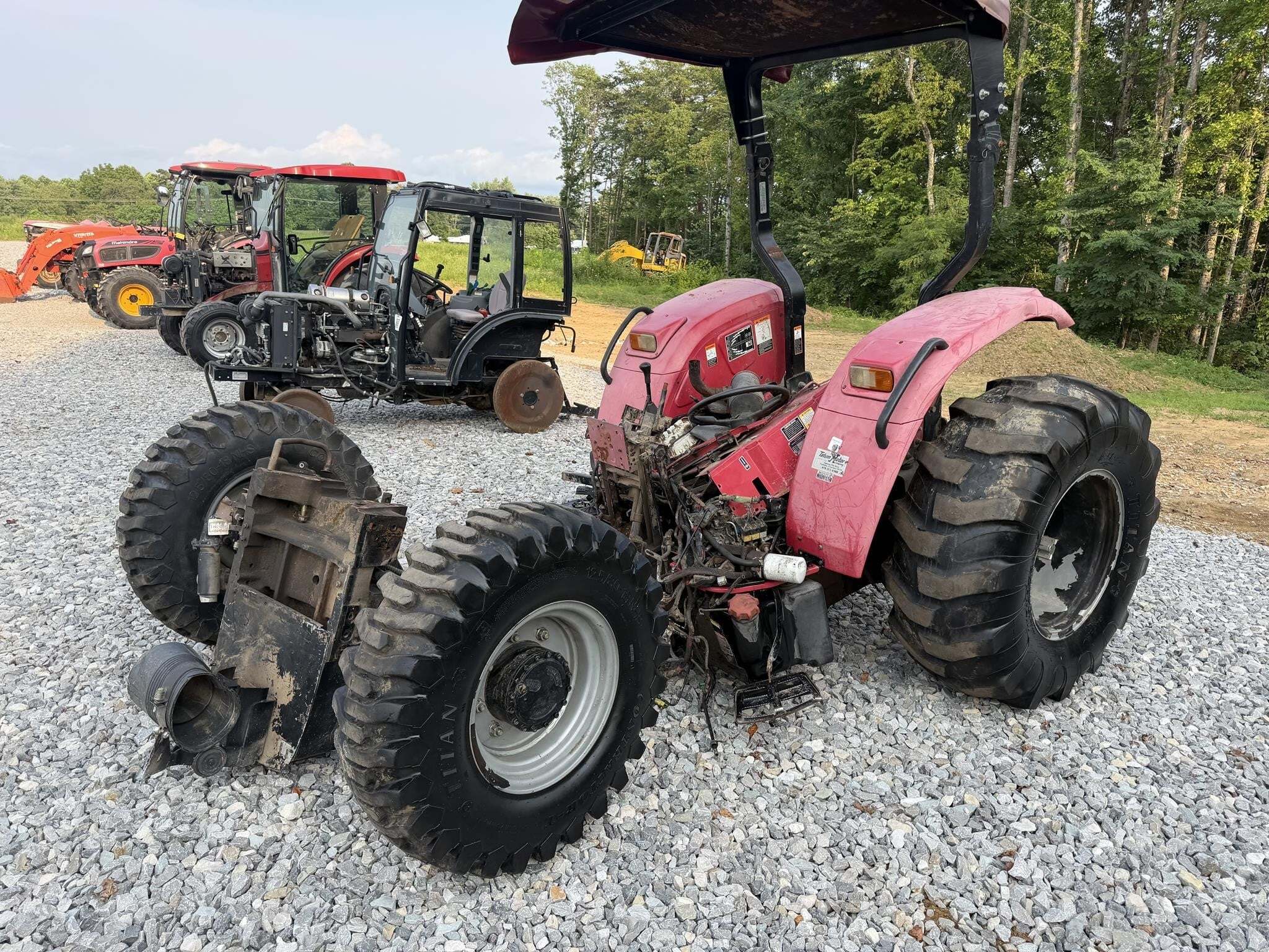 2013 MAHINDRA 8560 in Jamestown, TN