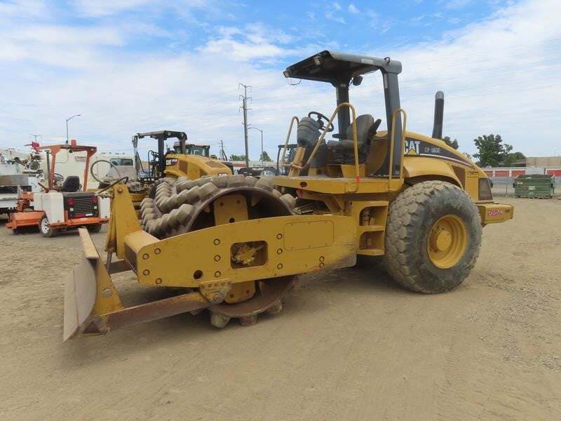 2003 CATERPILLAR CP-563E in West Sacramento, CA