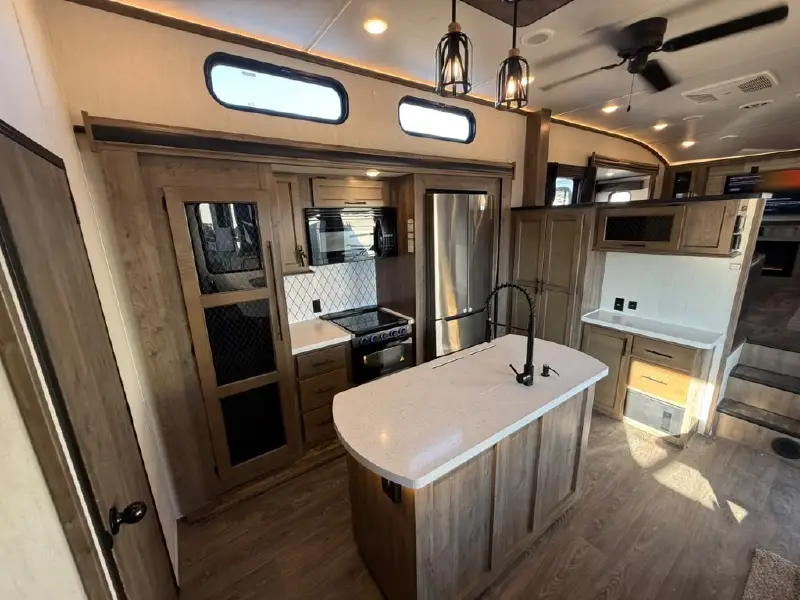 2021 FOREST RIVER SABRE 37FLH