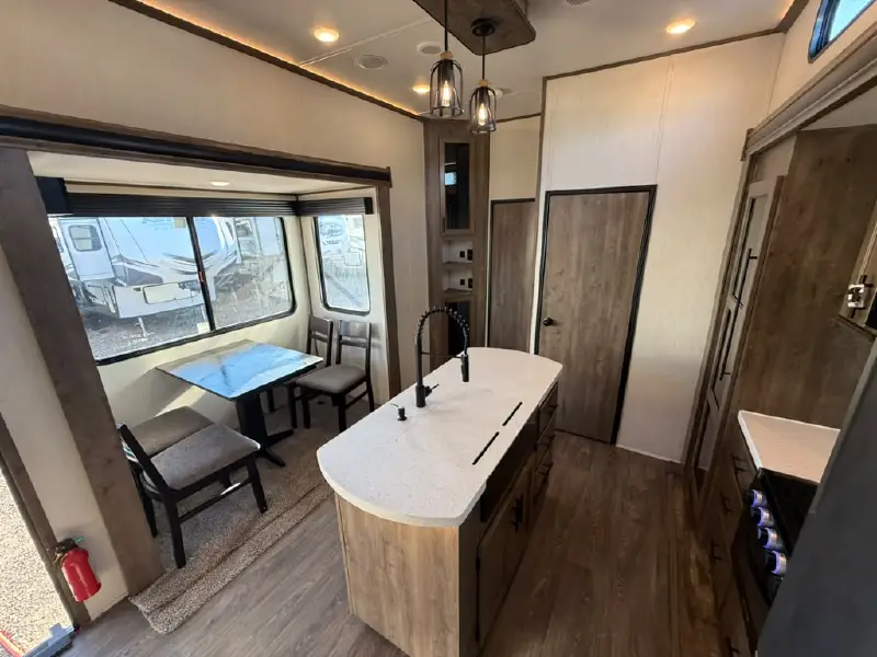 2021 FOREST RIVER SABRE 37FLH