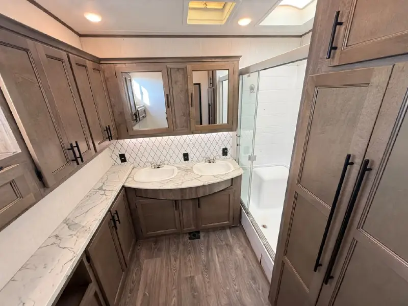 2021 FOREST RIVER SABRE 37FLH