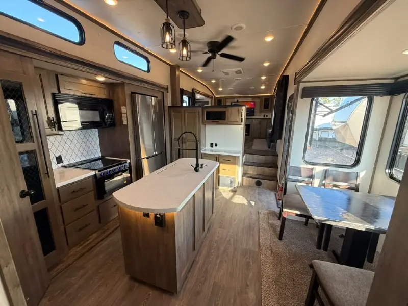 2021 FOREST RIVER SABRE 37FLH