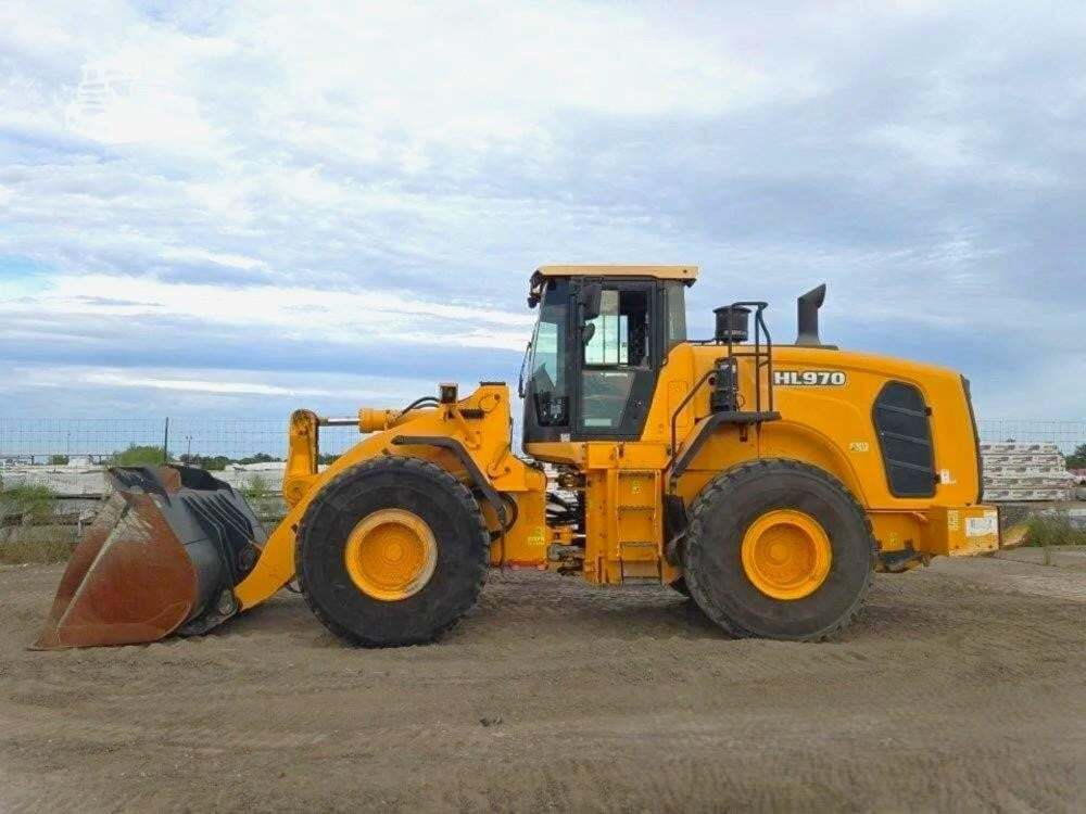 2020 HYUNDAI HL970 in Holland, MI