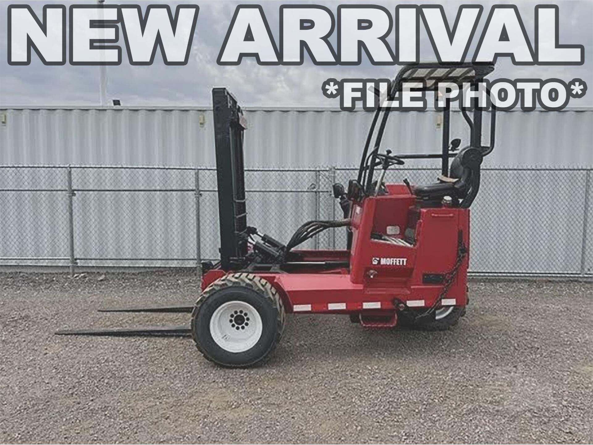 2013 MOFFETT M80 in Cary, IL