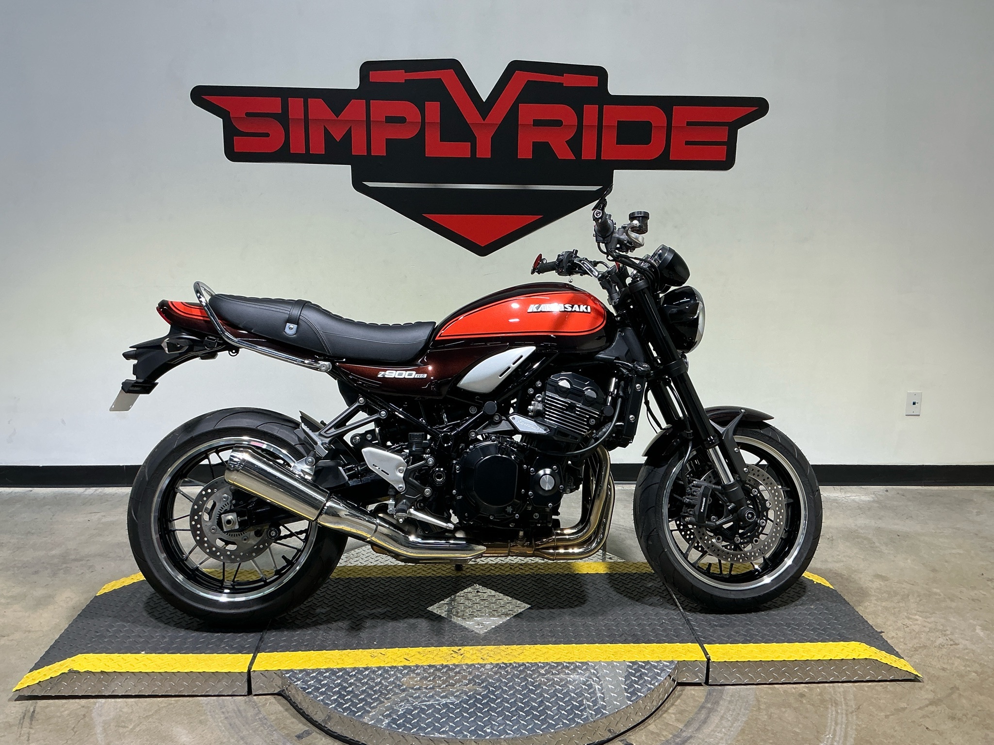 2018 Kawasaki Z900RS in Eden Prairie, MN