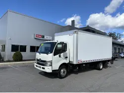 2017 HINO 195
