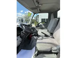 2017 HINO 195
