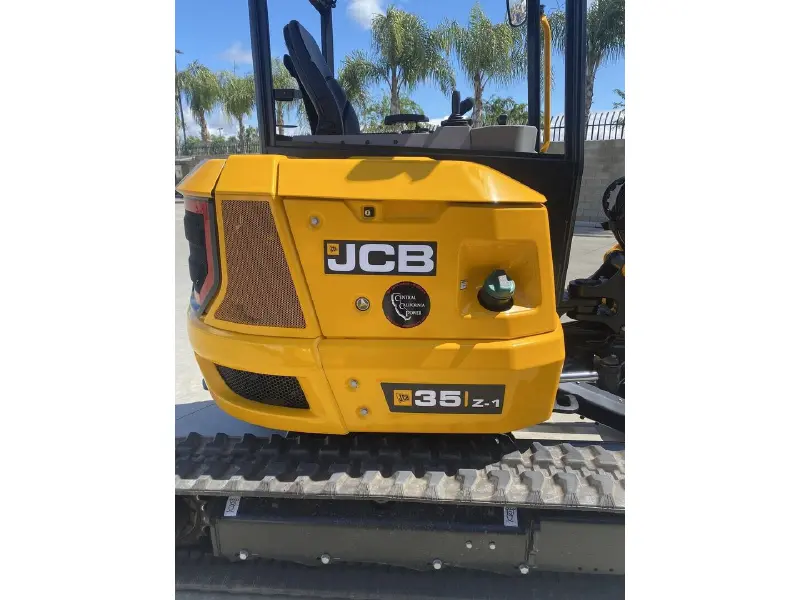 2022 JCB 35Z-1
