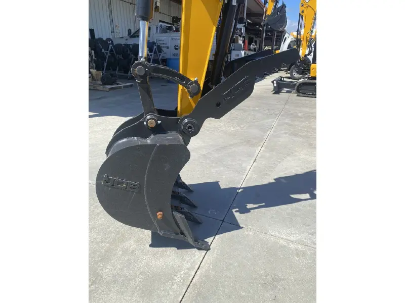 2022 JCB 35Z-1