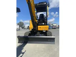2022 JCB 35Z-1