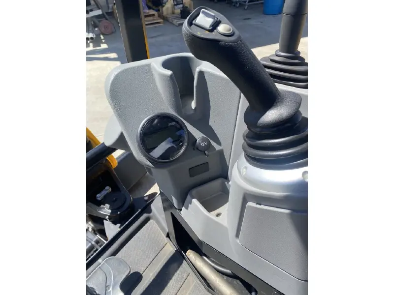 2022 JCB 35Z-1