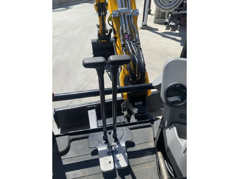 2022 JCB 35Z-1