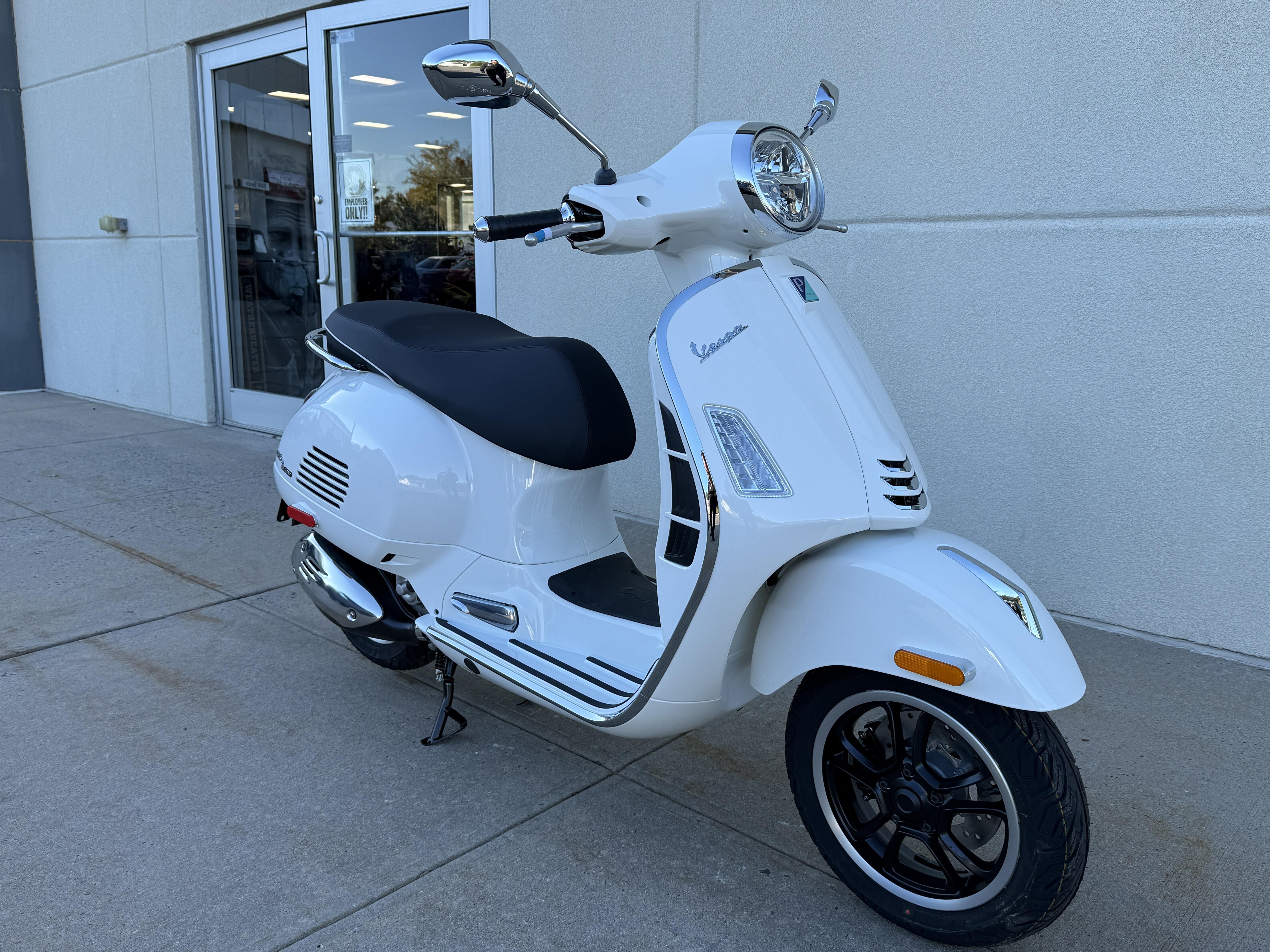 2027 Vespa GTS 310 HPE SUPER 310 SUPER in Metuchen, NJ