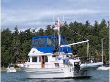Time to Change Your Boating Style? 4 Types of Boats For Slowing Down image