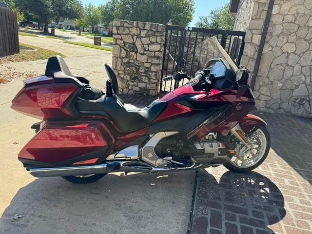 2018 Honda GOLD WING 1800 TOUR AUTOMATIC DCT Touring motorcycle