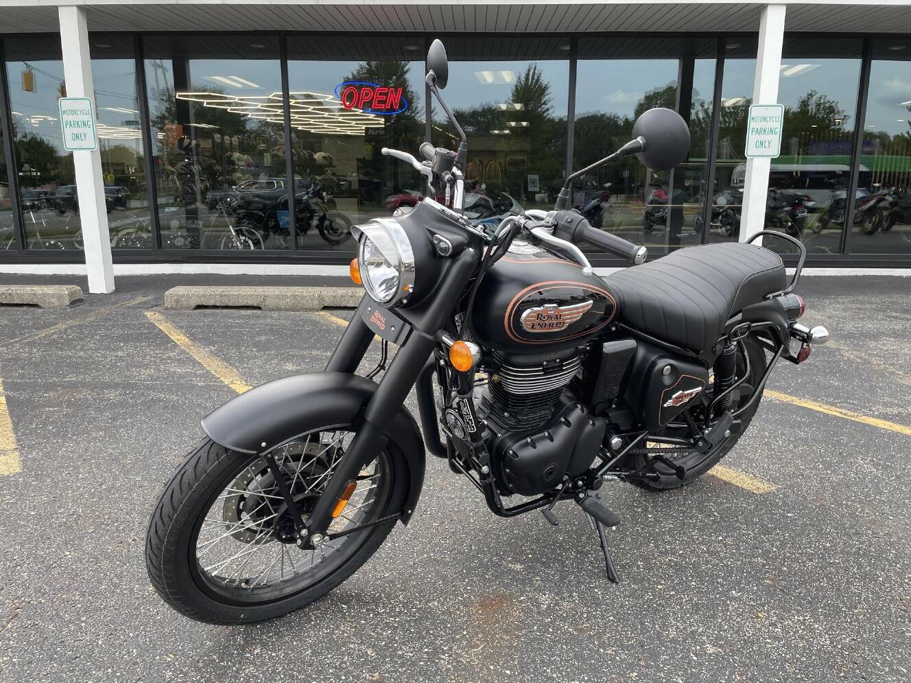 A photo of this 2027 Royal Enfield BULLET 350